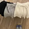 Pantalones cortos súper bonitos de primavera y otoño para mujer, para usar en exteriores, pantalones de pierna recta ancha holgados de longitud media, pantalones de punto de lana gris de capa base