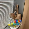 Bolsa de Hombro de Ganchillo con Diseño de Pez Hueco para el Otoño, Bolso de Mano de Gran Capacidad de un Solo Hombro para Mujer, Ligero y Versátil para el Uso Diario de Estudiantes