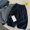 Calça Cargo Infantil 2026 Outono Novo Estilo Coreano Casual Versátil Estilosa Calça Curva para Meninos e Meninas