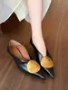 ¡Estilo francés! Zapatos de verano para mujer de cuero, punta fina dorada, hebilla metálica, uso de dos maneras, tacón medio bajo