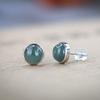 S925 Prata incrustada Jade natural A Goods Blue Water Jade Simple All-Match Atmospheric Ear Holes Brincos femininos Brincos