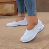 Zapatos de Tela Estilo Nuevo 2026 Old Beijing, Zapatos Casuales Transpirables de Punto Volador de una Sola Pieza para Mujer con Ensanchador de Zapatos, Zapatos para Madres de Mediana Edad y Mayores