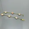 Pulsera Vanjia de Mini Flor de Seis Hojas y Trébol de Cuatro Hojas para Mujer, Versión Alta, Completamente Diamantada, Pulsera de Verano, Nicho de Gama Alta, Ins