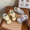 Zapatos para niñas, zapatillas de entrenamiento alemanas para niños, zapatillas Forrest Gump para niños primavera y otoño 2026, zapatos para bebé, nuevos zapatos casuales de malla para niñas