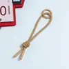 Huayang ofrece accesorios personalizables como colgantes, correas para botellas de agua, cordones para teléfonos móviles y productos portátiles DIY anti-pérdida y anti-caída, disponibles para venta al por mayor directamente del fabricante.
