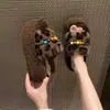 Sandalias de diseño nicho elegantes y delicadas, de tendencia y populares en 2026 para mujer, perfectas con vestidos, sandalias versátiles de color liso estilo europeo y americano