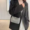 La bolsa popular de este año para mujer 2025 nuevo verano moda todo-partido bandolera ins cadena portátil bolsa pequeña alto color