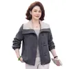 Elegante abrigo de otoño para madres con solapa grande, chaqueta corta para mujer, nueva chaqueta holgada de talla grande para primavera y otoño para mujeres de mediana edad y mayores