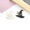 Broche de aleación con forma de sombrero de bruja, diseño monótono creativo de dibujos animados, joyería con personalidad, broche para ropa que combina con todo.