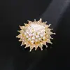Moda Transfronteriza Europea y Americana Broche Sencillo de Flor de Perla Aleación Diamante Flor Pin Accesorios Versátiles para Ropa de Mujer