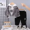 Sudadera con capucha de mezclilla casual para niños 2025 Nuevo Traje de Tres Piezas de Manga Larga Ropa de Moda de Otoño para Bebé