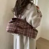 Outono e Inverno Lã Xadrez Estilo Roupa de Trabalho de Aula Bolsa de Grande Capacidade para Mulheres 2025 Outono Nova Bolsa de Ombro Tote Casual