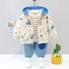 Ropa de punto para niños Traje de bebé Primavera y Otoño 2021 Ropa nueva para bebé Ropa para niños Estilo coreano Conjunto moderno de tres piezas de manga larga