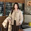 Jaqueta de Algodão com Enchimento Falsa de Duas Peças para Mulheres, Novo Estilo Coreano de Inverno, Elegante Costura de Camisa, Casaco Curto Quente Casual da Moda, Elegante