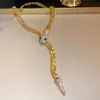 Colar de Metal com Bambu Prateado Diamante em Formato de Cobra Ano da Cobra Corrente de Clavícula Elegante da Moda Acessórios de Colar de Luxo Leve de Alta Qualidade