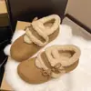 Zapatos cálidos de algodón para mujer con velcro, nuevo estilo de moda con lazo, zapatos peludos de invierno 2026 con aumento interno de altura