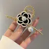 Elegante pérola camélia agarrar clipe cabeça das mulheres alto sentido grande tubarão clipe novo estilo grampo de cabelo headwear
