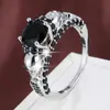 Anillo de Calavera Piedra de Llama con Circonita Redonda de Cuatro Garras, Joyería Exquisita y Atmosférica para el Dedo Índice de Mujer, Exclusivamente para Ventas Transfronterizas