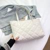 Bolso Tote Grande de Nicho 2025 Otoño e Invierno, Bolso de Mujer de Gran Capacidad, Bolso de Hombro Trendy, Estilo Nuevo Retro para Viajeros