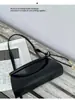 Bolso de hombro de piel genuina para mujer, nuevo modelo 2026, bolso cuadrado, moderno y versátil, diseño de nicho, estilo relajado, bolso de axila para mujer