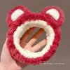 Faixa de cabeça de pelúcia divertida e peculiar para mulheres, com design de desenho animado, textura fofa e estilo de coroa alta, perfeita para lavar o rosto e adicionar um toque de sofisticação aos seus acessórios de cabelo.