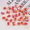 Múltiples Estilos Acrílico Color Galvanizado UV Cuentas con Letras Agujero Grande Cuentas Sueltas Cuentas Sueltas DIY Colgante para Bolsos Accesorios Cadena para Teléfono Accesorios