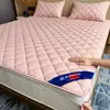 Juego de Sábana Acolchada Antibacteriana de Doble Cara para Cama Doble Hotel Estrella de Tres Piezas Cubierta Protectora de Cobertura Total para Colchón Simmons a Prueba de Polvo y Antideslizante