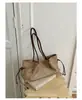 Bolsos vintage de gamuza al por mayor transfronterizos para mujer, nuevos y modernos bolsos de hombro de gran capacidad para el día a día, bolsos de moda para el antebrazo