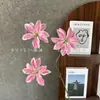 Flores Artificiales con 3 Lirios Pequeños de Doble Pétalo para Decoración de Bodas, Flores Falsas para Accesorios de Fotografía, Adornos para Decoración del Hogar, Flores Artificiales al por Mayor