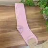 Calcetines Etna para Mujer Importados de Dongdaemun, Corea del SurDe Media Caña Lisos Acanalados Otoño e Invierno Nuevos Calcetines de Algodón en Gris al por Mayor
