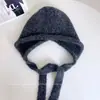 Gorro cálido de punto liso con cordón para mujer, otoño e invierno, simple, versátil, gorro de punto, protección contra el frío, calidez, protección para los oídos, gorro de lana