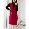 Vestido Chaleco Rojo de Cuello en V Estilo Francés Nuevo para Otoño e Invierno 2026 para Mujer, Elegante Abrigo Femenino con Falda de Capas Debajo