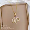 Aço TitânioOco Cheio de Diamante Estilo Palácio de Arco Temperamento Deslumbrante Colar Cheio de Diamante Corrente de Aço Titânio Versátil para Clavícula Feminina