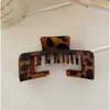Pinza para el Cabello de Tamaño Mediano Transfronteriza Ins para Mujer, 26 Modelos Nuevos con un Toque de Alta Gama, Horquilla Elegante para la Parte Trasera de la Cabeza, Pinza para el Cabello de Gorra de Béisbol, Pinza de Tiburón