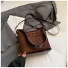 Bolsa de Ombro Retro de Alta Qualidade para Mulheres 2026 Nova Moda Design de Nicho Bolsa de Ombro Bolsa Transversal para o Dia a Dia Transfronteiriça