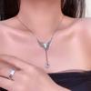 Collar de mariposa de verano para mujer, cadena de clavícula con cuentas de alta gama, collar apilado de doble capa, collar elegante a la moda que combina con todo.