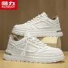 Tênis Masculino Warrior 2026 Nova Primavera Couro Tênis Branco Jovem Versátil Casual Tendência Esportivo Board Shoes para Homem
