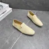 Chegada Nova Primavera 2026 Design de Nicho Sapatilhas Femininas Quadradas Planas Slip-on Camurça Versáteis Confortáveis Sapatos Femininos