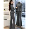 Conjunto de Duas Peças Feminino Cinza de Tricô Cardigã e Calça Flare Estilo Luxo Leve Conjunto Completo Emagrecedor Outono e Inverno 2025 Novo