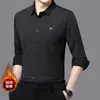 Camisa Forrada de Polar para Hombre 2024 Invierno Nuevo Estilo Camisa sin Costuras de Solapa para Jóvenes y Personas de Mediana Edad, Camisa Casual de Moda para Papá
