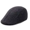 Nuevo otoño e invierno cálido gorro de visera adelantada boina retro clásico a cuadros gorro para hombre sombrero de mediana edad venta al por mayor