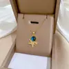 [Aço titânio] Astronauta planeta luz luxo elegante lindo colar de diamante cheio de todas as mulheres de correspondência clavícula cadeia de aço de titânio