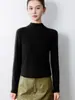 Roupa de alta qualidade pronta para usar com design simples e durável, apresentando gola semi-alta e mangas compridas, top feminino versátil para primavera e outono com uma vibe casual e elegante