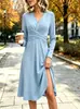 Vestido midi de manga longa plissado com decote V e acinturado, cor sólida, novo, transfronteiriço europeu e americano, para mulheres, 2026