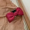 Presilha de Flor Vermelha de Ano Novo, Grampo de Cabelo Flor Rosa de Lã para Mulheres, Presilha de Tubarão de Estilo Sofisticado para a Parte de Trás da Cabeça, Acessório de Cabelo Elegante