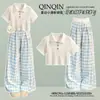 Conjunto de Estilo Universitario para Niñas Grandes Verano Nuevo de Moda: Conjunto de Dos Piezas: Camiseta Elegante de Manga Corta con Cuello y Pantalones Largos Casuales de Cuadros