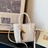 Exquisita Bolso Cruzado de Cuero 2026 Nuevo Versátil Moderno Retro Bolso de Hombro Único Gama Alta Casual para Viaje Bolso de Mano