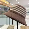 Nuevo Sombrero de Pescador de Lana a Rayas de Ala Ancha para Mujer, Estilo Japonés Otoño e Invierno, Sombrero Tipo Cubo Adelgazante, Sombrero de Moda para Cabeza Grande