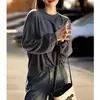 Camiseta Roxo-Marrom Simples de Gola Redonda e Manga Longa Estilo Preguiçoso para Mulheres Nova Coleção Início da Primavera 2026 Top Casual Elegante Afinando
