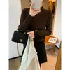 Suéter de malha com gola alta levemente franzida para mulheres, novo estilo outono e inverno, top de camada interna moderno e que afina a silhueta